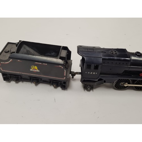 343 - Train Model Train & Tender (Princess Elizabeth) Engine 17cmx5cms.