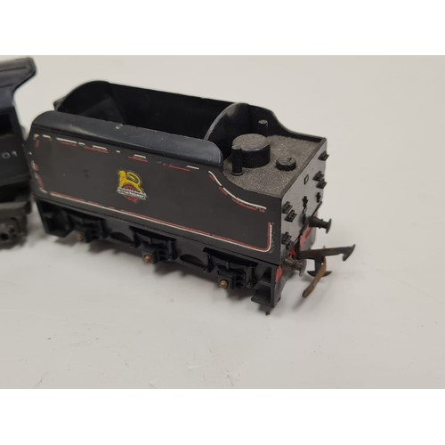 343 - Train Model Train & Tender (Princess Elizabeth) Engine 17cmx5cms.