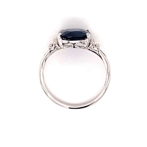 299 - 18K white gold ring with 3.40ct cushion Thai blue sapphire and 0.13ct diamonds (G/I, SI), weight 3.2... 