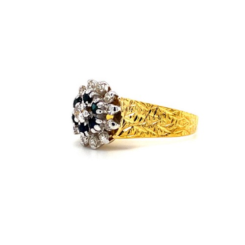 257 - 18k yellow and white gold cluster sapphire and diamond ring, approx 0.15ct sapphire (VS/SI) and 0.28... 