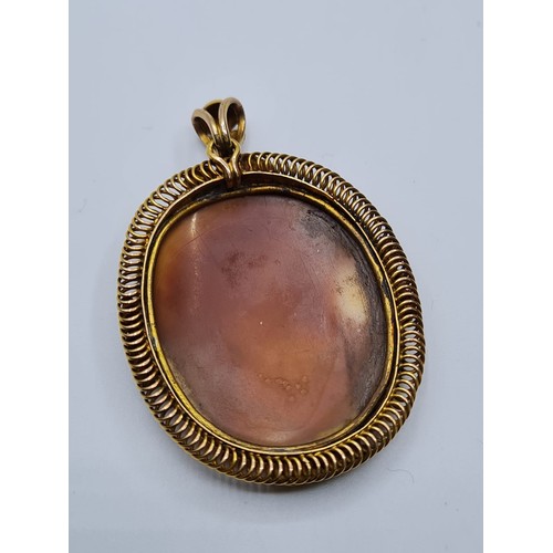 511 - Victorian 9ct gold Cameo pendant, weight 13.2g and 5x4cm size