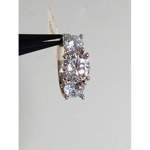 640 - Silver claw set CZ trilogy ring size M weight 4g approx (ecn109)