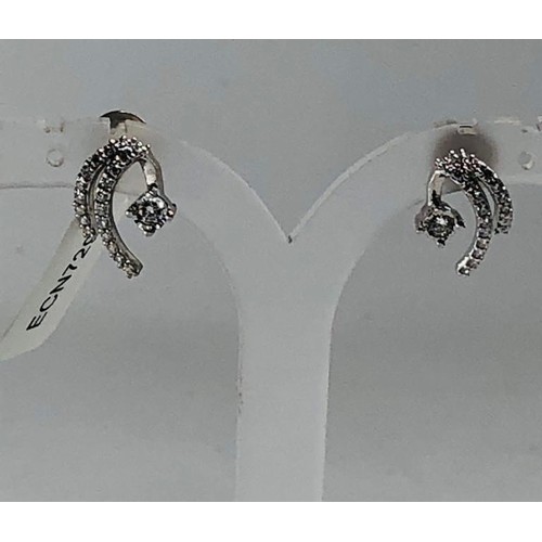 658 - 18k white gold stud earrings with 1ct diamonds and weight 2.9g, 15mm long approx (ecn729)