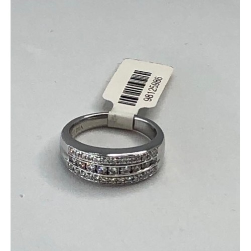 665 - 18k white gold ring with 0.50ct diamonds, weight 6.1g and size K1/2 (ECN400)