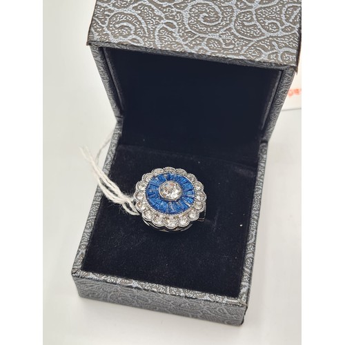 286 - Silver Blue Daisy Ring, 5.5g, Size K