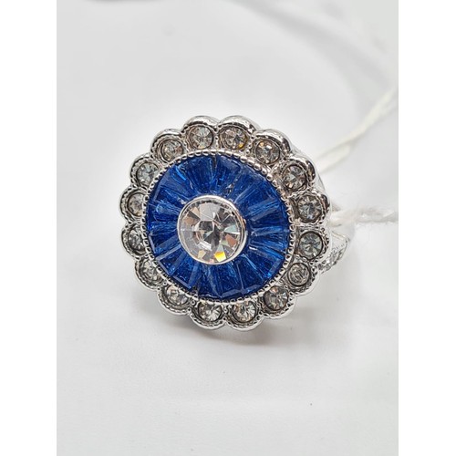 286 - Silver Blue Daisy Ring, 5.5g, Size K