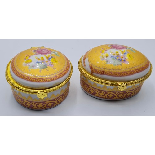 263 - Pair Pill Boxes/Ring Boxes, 1x Oval, 1x Round.