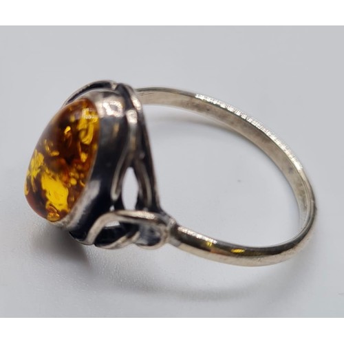 258 - Silver Ring with Oval Amber Stone to Top. 925 Silver. Size P/Q.