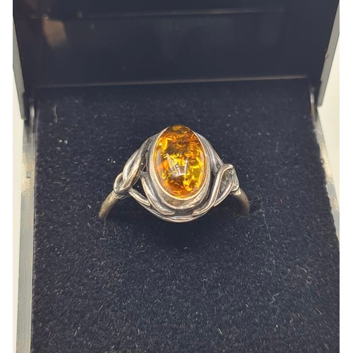 258 - Silver Ring with Oval Amber Stone to Top. 925 Silver. Size P/Q.