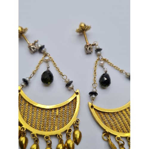 434 - 22ct gold earrings having black diamonds and pearls 6.3g.