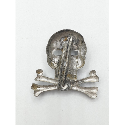 110 - WW1-WW2 Brunswick Regiment Skull Badge.