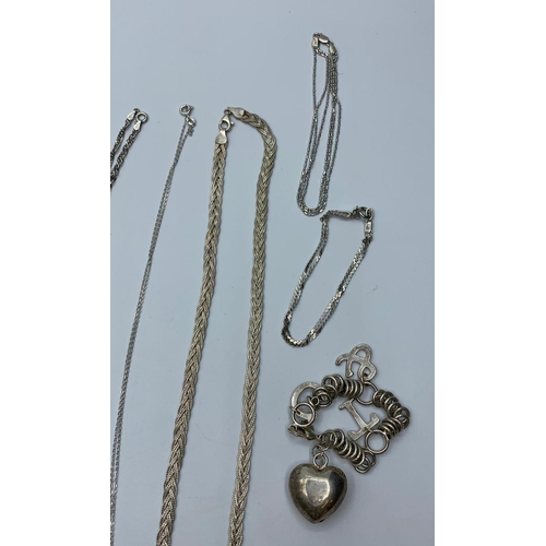 156 - Assorted silver, which may include Tiffany. Weight 60g