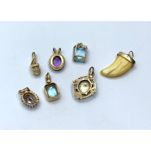 389 - Assorted 9ct pendants (7)