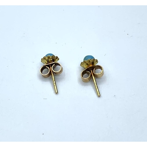 391 - 9ct gold & turquoise studs