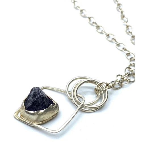 419 - Silver pendant with large blue stone, weight 14g