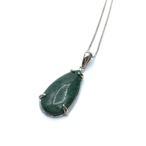 458 - 925 Sterling Silver Green Stone Pendant Necklace.