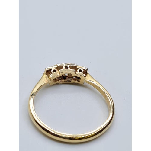 509 - Vintage 9ct gold ring with a trilogy of diamonds set in platinum, weight 193g, size P/Q