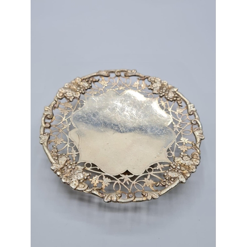 563 - A hallmarked Birmingham silver footed pierced floral silver dish by the Alex Clark Co ltd, diameter ... 