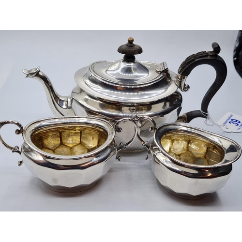 39 - Silver Teapot, Creamer, Sugar bowl made in Birmingham 422g.