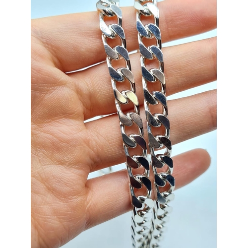 89 - Heavy sterling silver curb chain, weight 65g and 50cm long approx