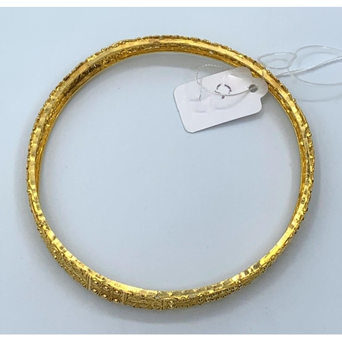 246 - (WITHDRAWN) 22ct Eastern bangle, weight 12.7g