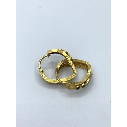 252 - (WITHDRAWN) 22ct gold earrings, weight 5.3g