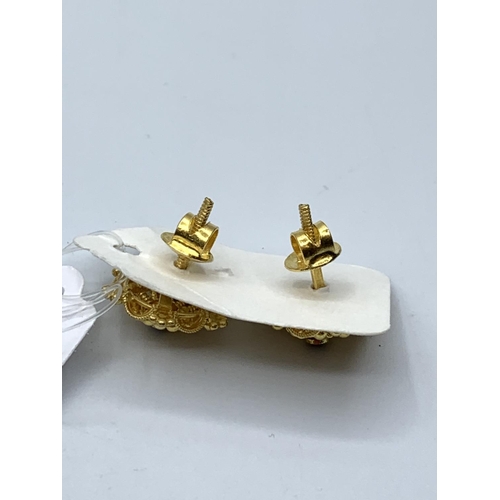 362 - 22ct yellow gold pair of earrings, 5.8g weight