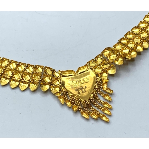 108 - 22ct gold neck piece, weight 9.1g