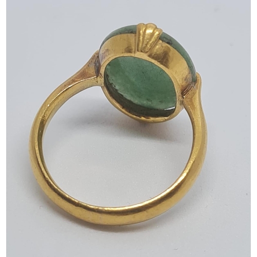 177 - 18ct (Tested) Jade Ring, 4.7g, Size G