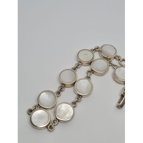 303 - Mother of Pearl Silver Bracelet, 12.8g, 19cm