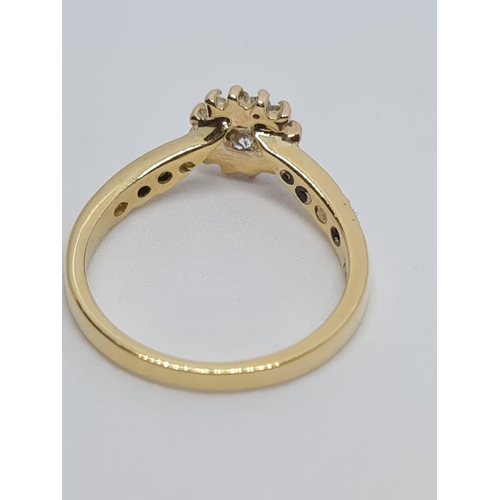 472 - 18ct Gold Ring with .50ct Diamonds, 2.9g, Size M.