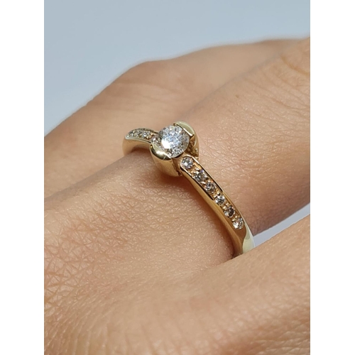 515 - 14ct Diamond Ring, .40ct Diamond, 3g, Size N