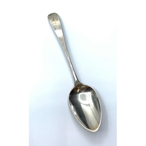 615 - Antique George III set of silver spoons. Old English design. Hallmark for Peter and William Bateman.... 