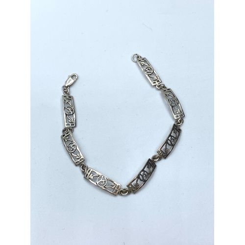 623 - Silver Rene Mackintosh designed bracelet, quality piece. Presented in attractive black case. Marked ... 