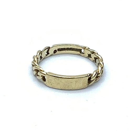 647 - 9ct gold ring having I.D. type band to top and woven link work to sides. Clear UK hallmark for 9ct g... 