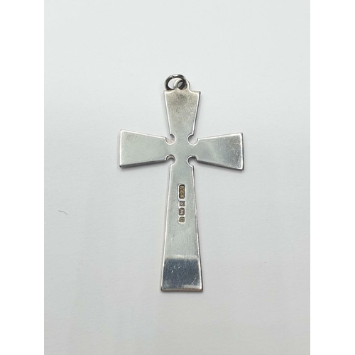 602 - Vintage silver cross in unusual flat form with attractive engraving to front. Classic piece. Clear h... 