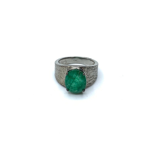 602 - 6.10ct Emerald gemstone ring in 925 blackened silver