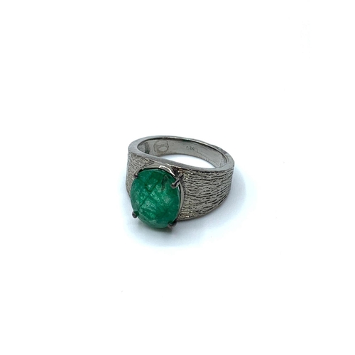 602 - 6.10ct Emerald gemstone ring in 925 blackened silver