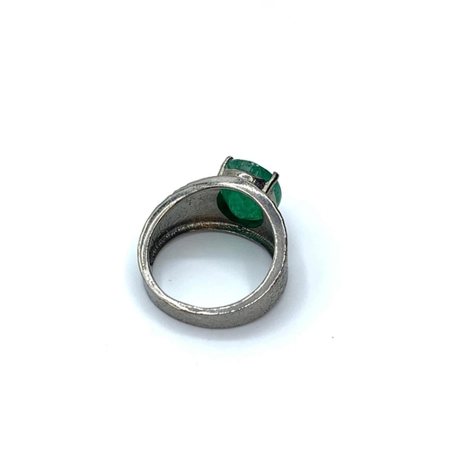 602 - 6.10ct Emerald gemstone ring in 925 blackened silver