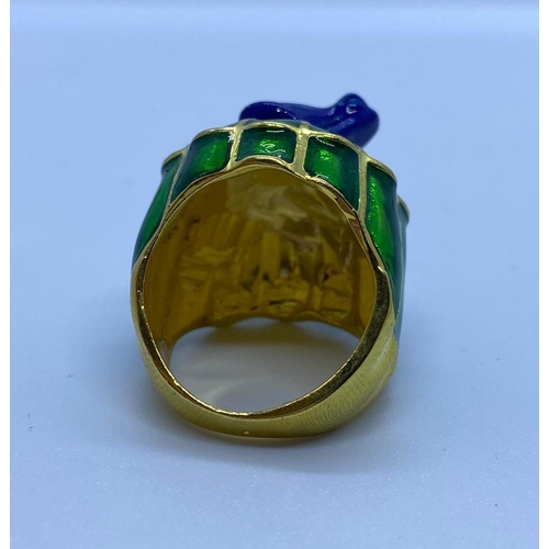 498 - Green Blue Enamel Frog Ring, Size M/N, Weight 13.09g.