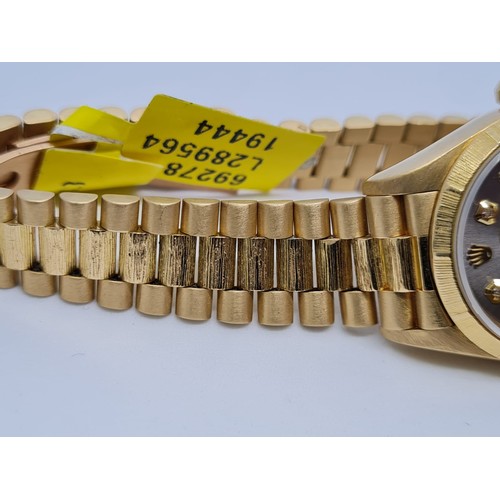 8 - Rolex Ladies DateJust 18ct Gold watch, with Silver Face, 26mm face 1990 Model. With box, no paper, r... 