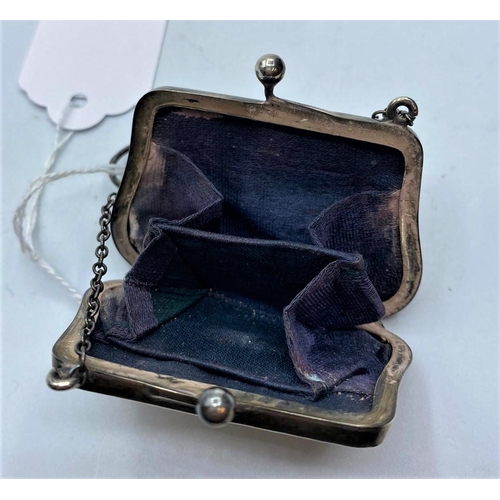 352 - Silver mini HANDBAG made in Birmingham in 1938.
36.6g , 4.5 x 6 cms