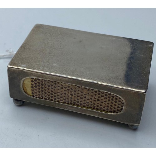 377 - A H/M silver MATCHBOX HOLDER made in Birmingham in 1932.   18.6g.