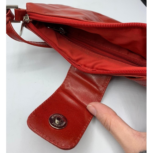 21 - GUCCI leather clutch bag from 1970's