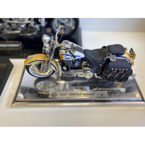 101 - 3 x Authentic detailed replica MODEL MOTOR CYCLES.  1960 BMW R60, a Harley Davidson heritage Springe... 