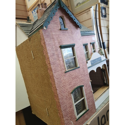 91 - Dolls house 62cm high, 60cm wide and 29cm deep with opening front and rood plus a large amount of do... 