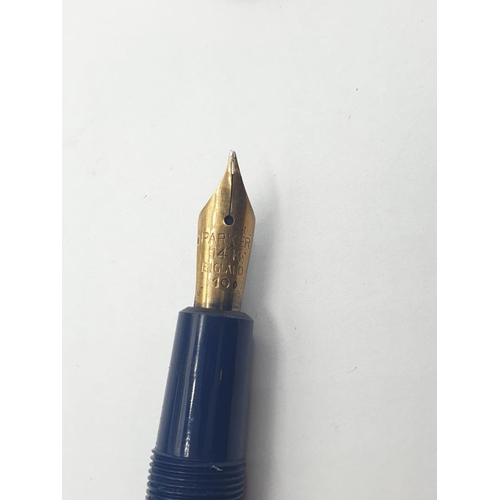 333 - Vintage Parker fountain pen. Blue with gold trim. Screw top model suction filling. 14ct gold nib