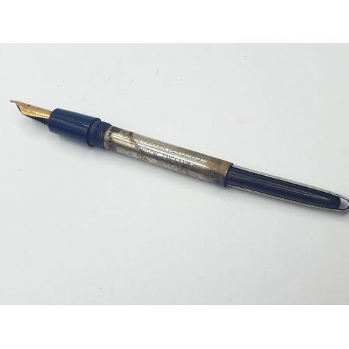 333 - Vintage Parker fountain pen. Blue with gold trim. Screw top model suction filling. 14ct gold nib