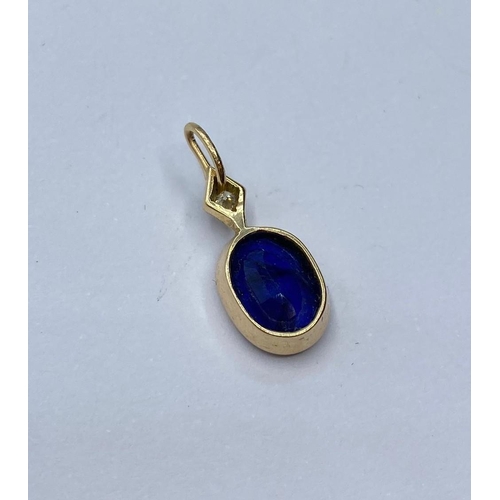 81 - 18ct gold PENDANT with Sapphire and Diamonds.  1.5g