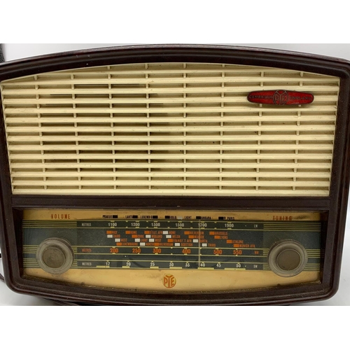 196 - A Pye 1950/60 Bakelite Radio in working order